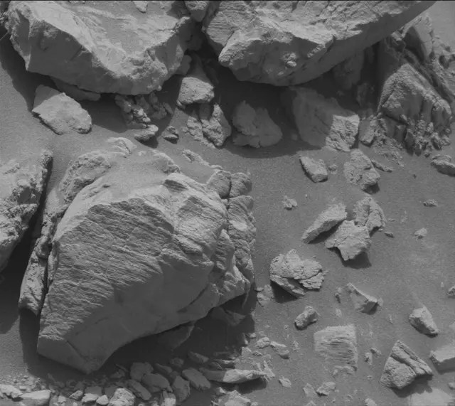 Sol 4142: Mast Camera (Mastcam)