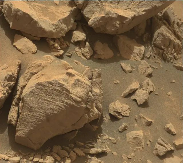 Sol 4142: Mast Camera (Mastcam)