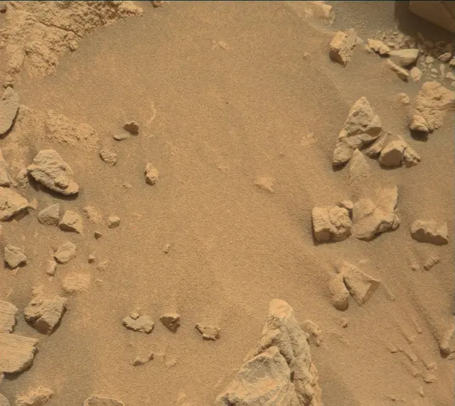 Sol 4142: Mast Camera (Mastcam)