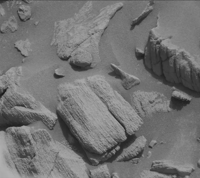 Sol 4142: Mast Camera (Mastcam)