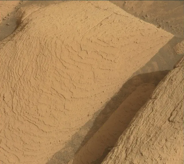 Sol 4144: Mast Camera (Mastcam)