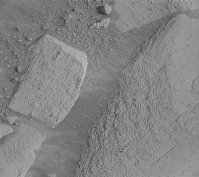 Sol 4146: Mast Camera (Mastcam)