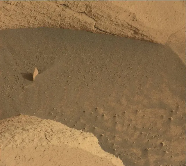 Sol 4146: Mast Camera (Mastcam)