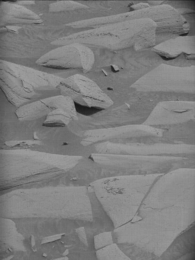 Sol 4148: Mast Camera (Mastcam)