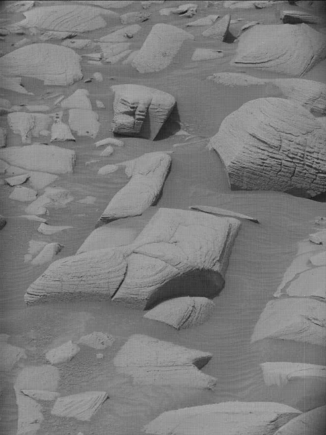 Sol 4148: Mast Camera (Mastcam)