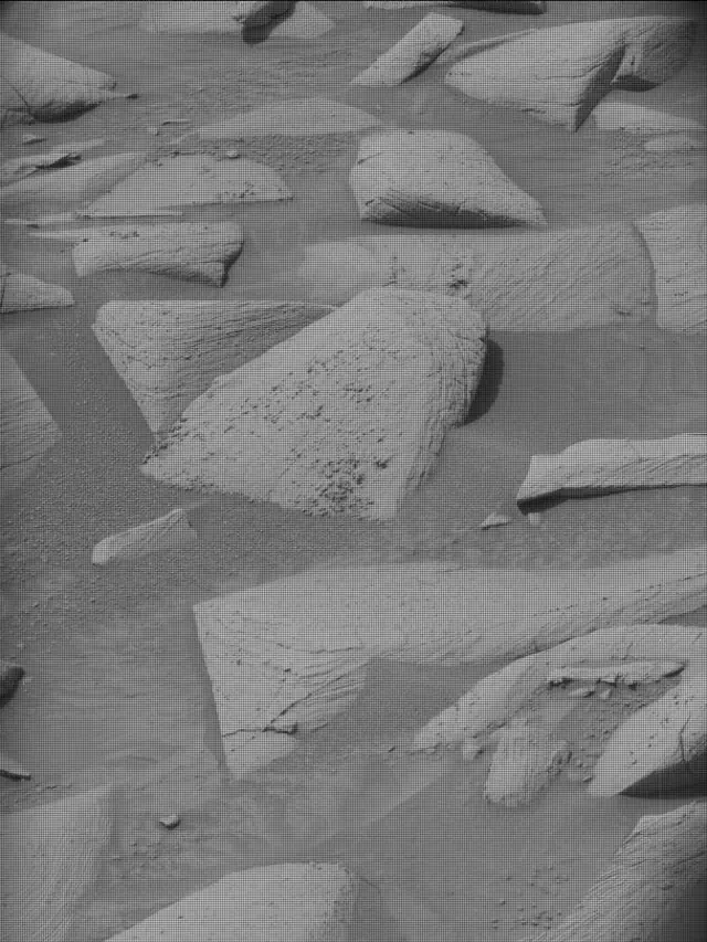 Sol 4148: Mast Camera (Mastcam)