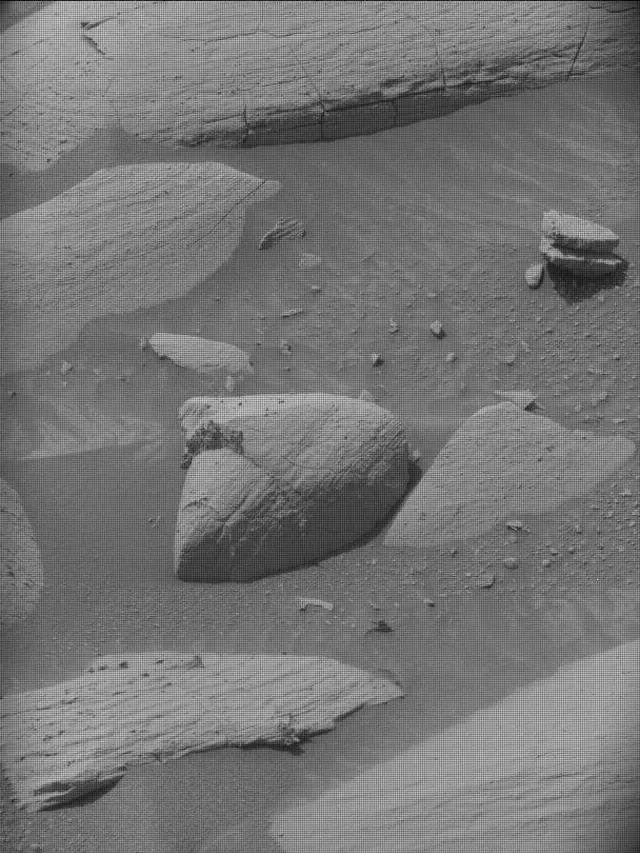Sol 4148: Mast Camera (Mastcam)