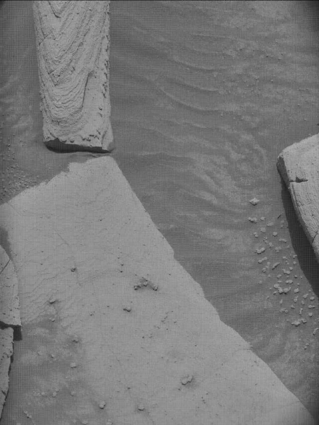 Sol 4148: Mast Camera (Mastcam)