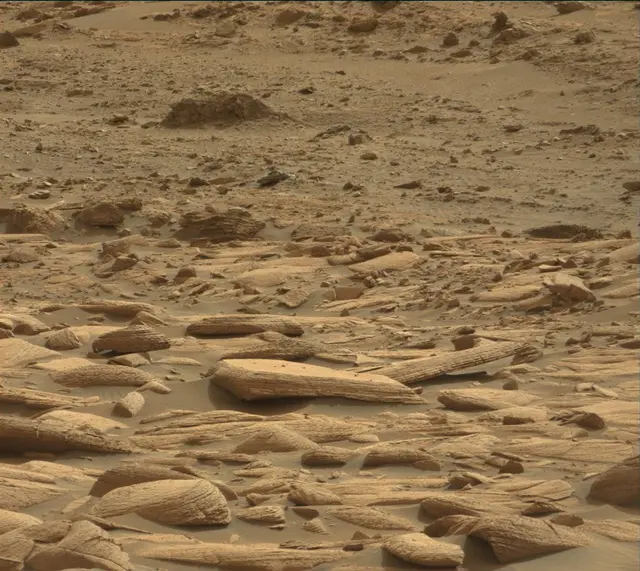 Sol 4148: Mast Camera (Mastcam)