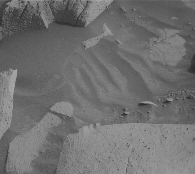 Sol 4148: Mast Camera (Mastcam)