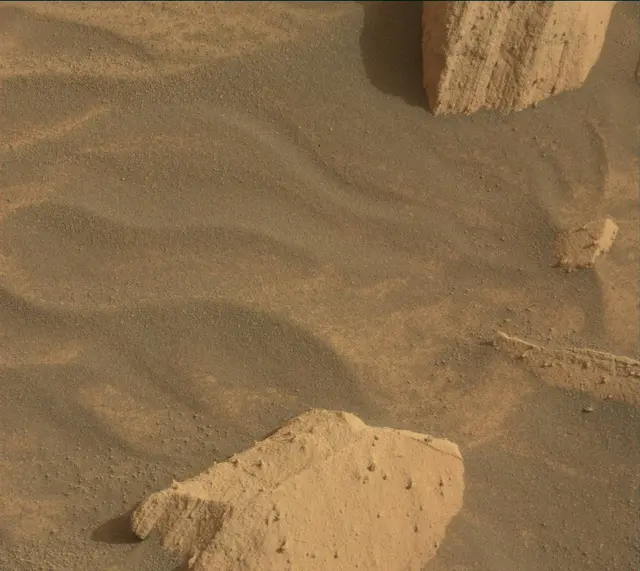 Sol 4148: Mast Camera (Mastcam)