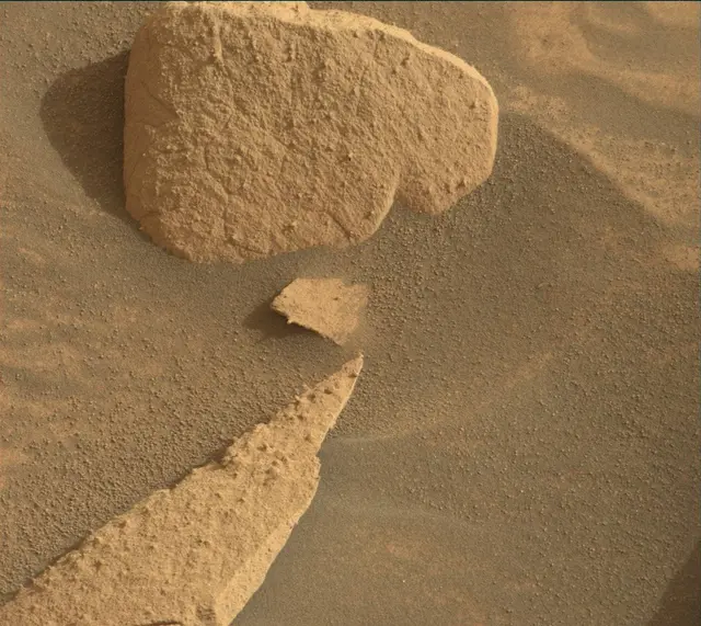 Sol 4148: Mast Camera (Mastcam)