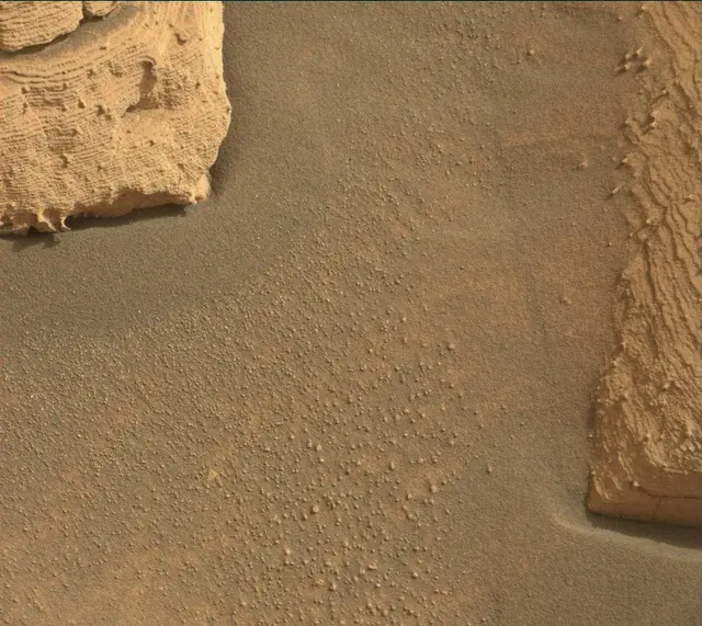 Sol 4148: Mast Camera (Mastcam)