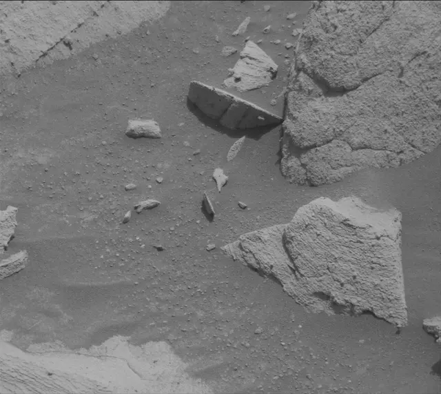 Sol 4151: Mast Camera (Mastcam)