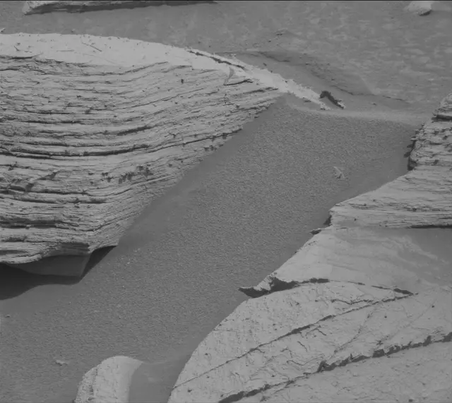 Sol 4152: Mast Camera (Mastcam)