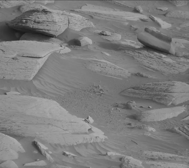 Sol 4152: Mast Camera (Mastcam)
