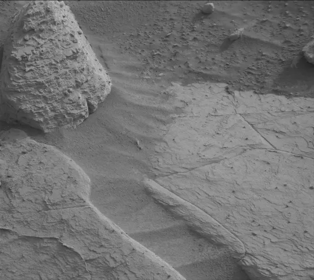 Sol 4152: Mast Camera (Mastcam)