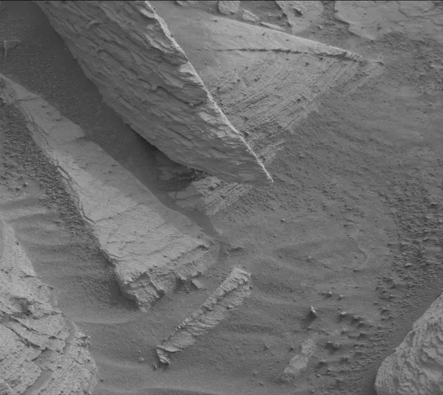 Sol 4152: Mast Camera (Mastcam)