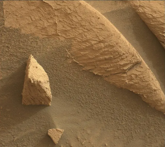 Sol 4152: Mast Camera (Mastcam)