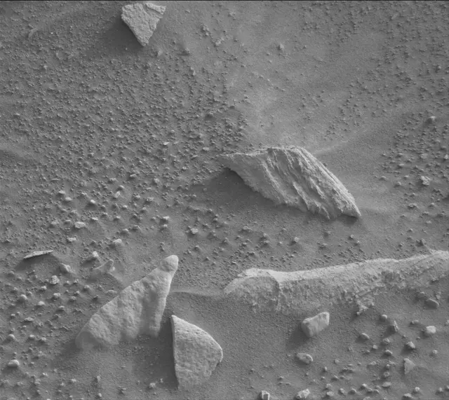 Sol 4152: Mast Camera (Mastcam)