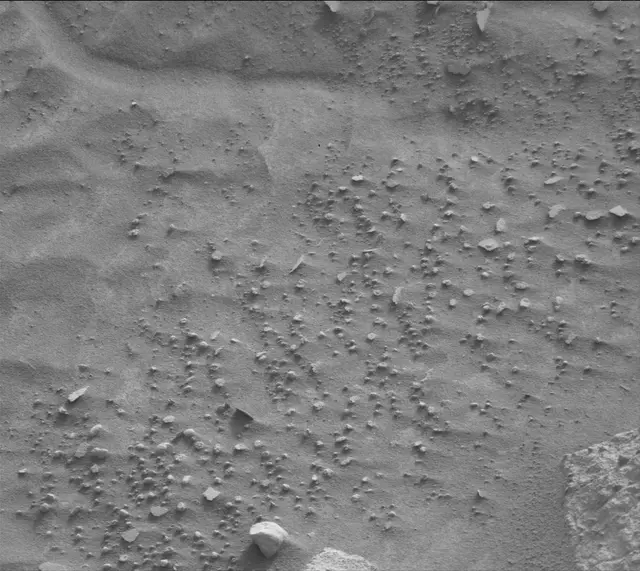 Sol 4152: Mast Camera (Mastcam)