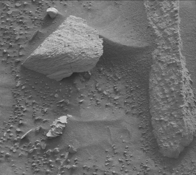 Sol 4152: Mast Camera (Mastcam)