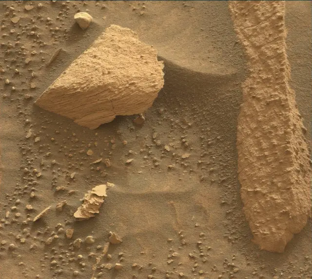 Sol 4152: Mast Camera (Mastcam)