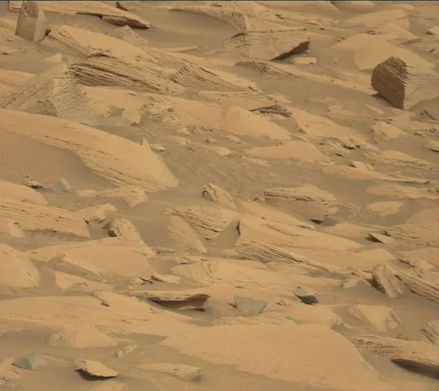 Sol 4169: Mast Camera (Mastcam)