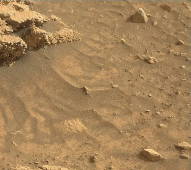 Sol 4169: Mast Camera (Mastcam)