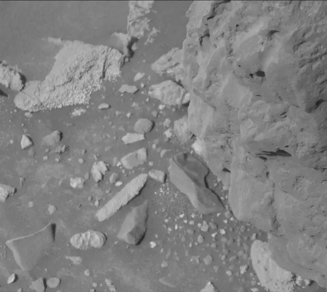 Sol 4173: Mast Camera (Mastcam)