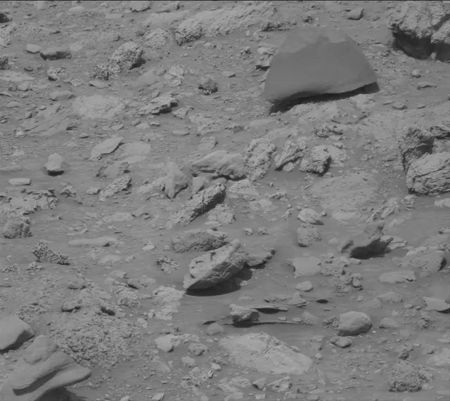 Sol 4182: Mast Camera (Mastcam)