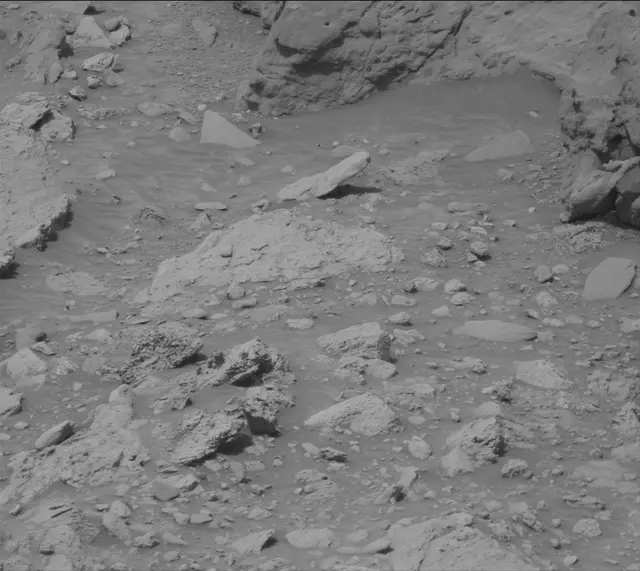 Sol 4182: Mast Camera (Mastcam)