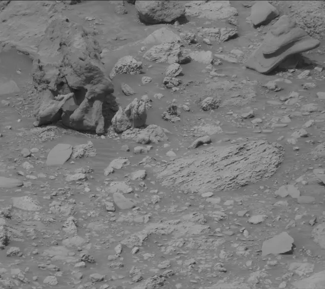 Sol 4182: Mast Camera (Mastcam)