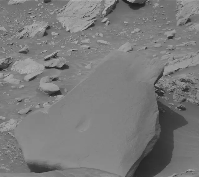 Sol 4182: Mast Camera (Mastcam)