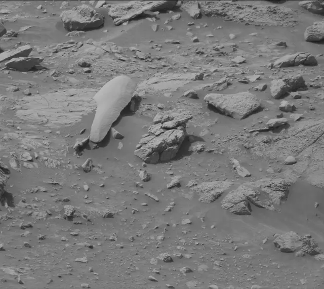 Sol 4182: Mast Camera (Mastcam)