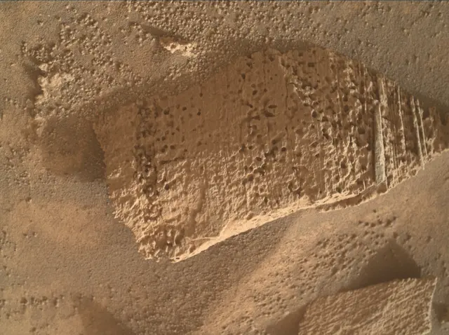 Sol 4182: Mars Hand Lens Imager (MAHLI)