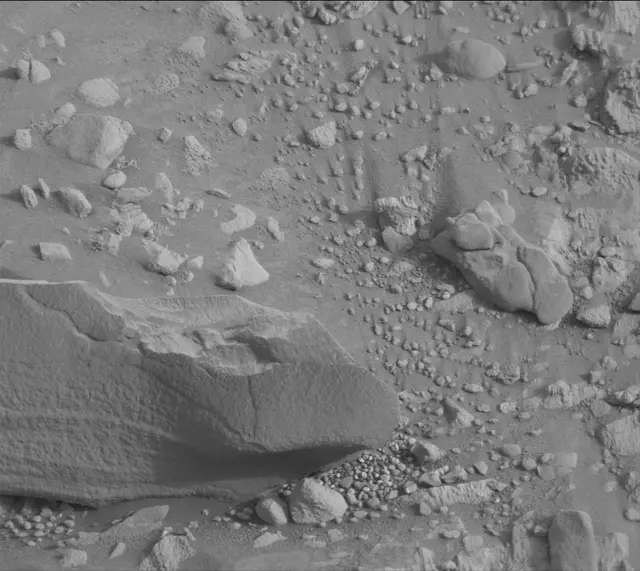 Sol 4185: Mast Camera (Mastcam)