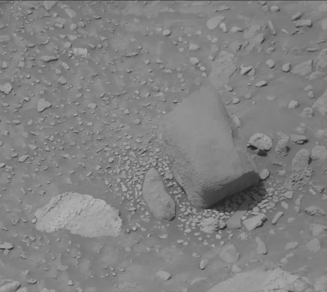 Sol 4185: Mast Camera (Mastcam)