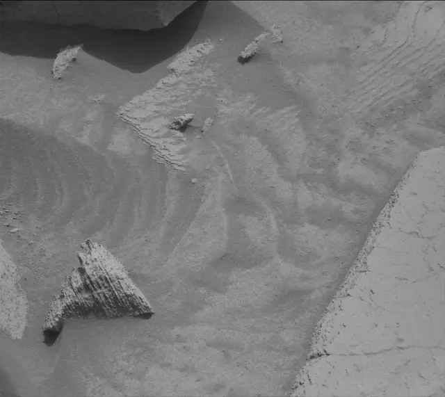 Sol 4187: Mast Camera (Mastcam)