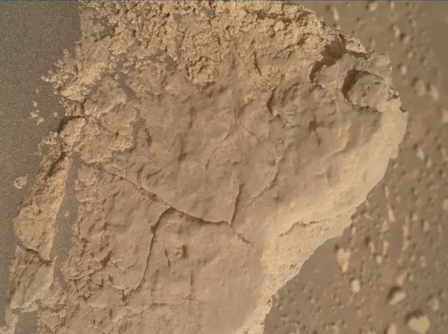 Sol 4193: Mars Hand Lens Imager (MAHLI)