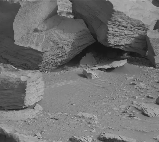 Sol 4195: Mast Camera (Mastcam)