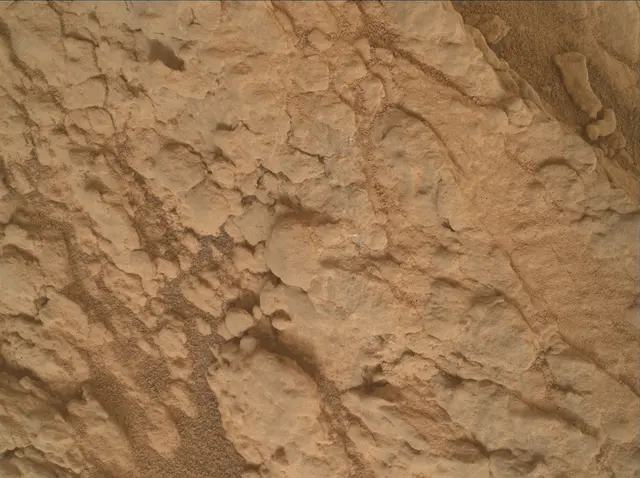Sol 4197: Mars Hand Lens Imager (MAHLI)