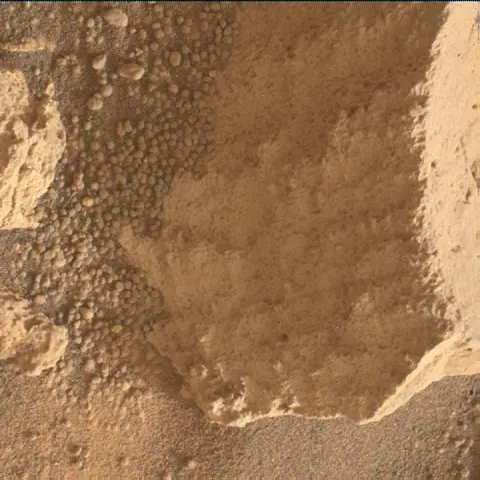 Sol 4199: Mars Hand Lens Imager (MAHLI)