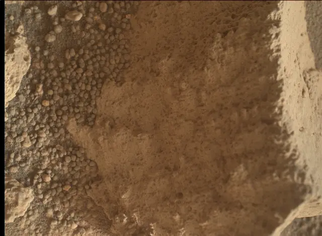 Sol 4199: Mars Hand Lens Imager (MAHLI)