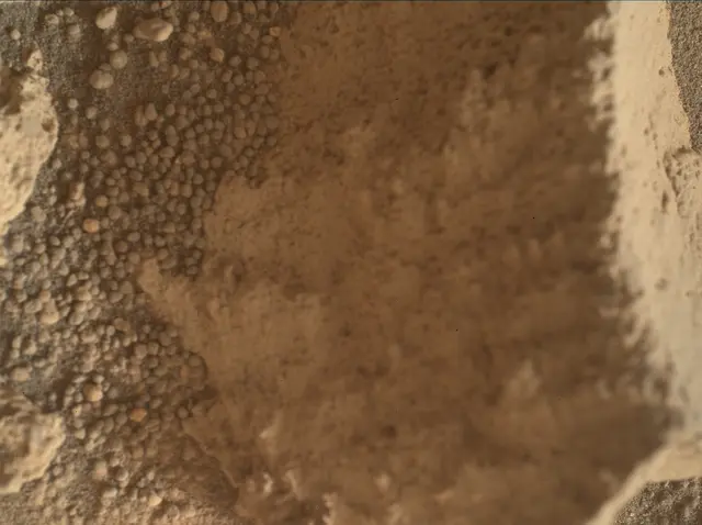 Sol 4199: Mars Hand Lens Imager (MAHLI)