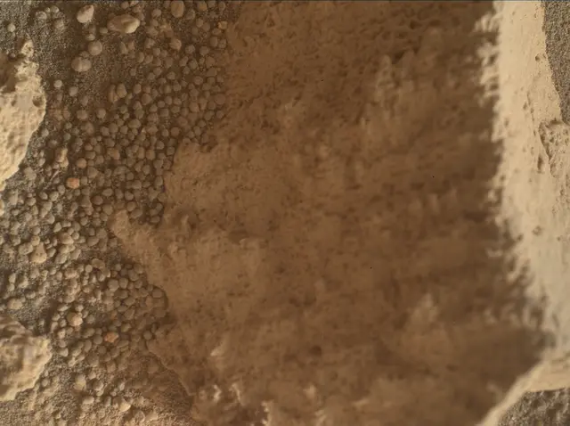 Sol 4199: Mars Hand Lens Imager (MAHLI)