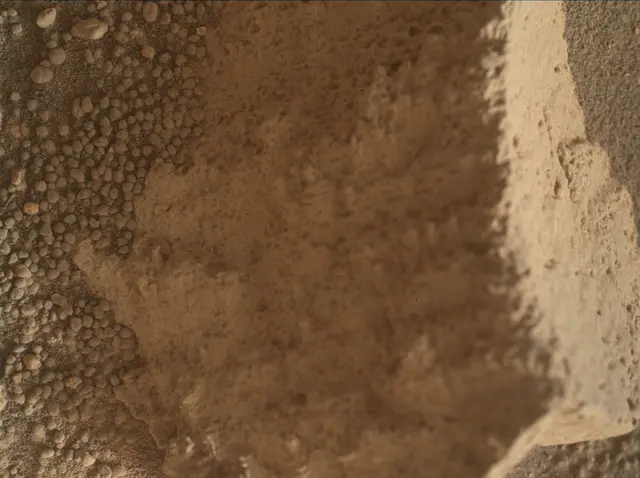 Sol 4199: Mars Hand Lens Imager (MAHLI)