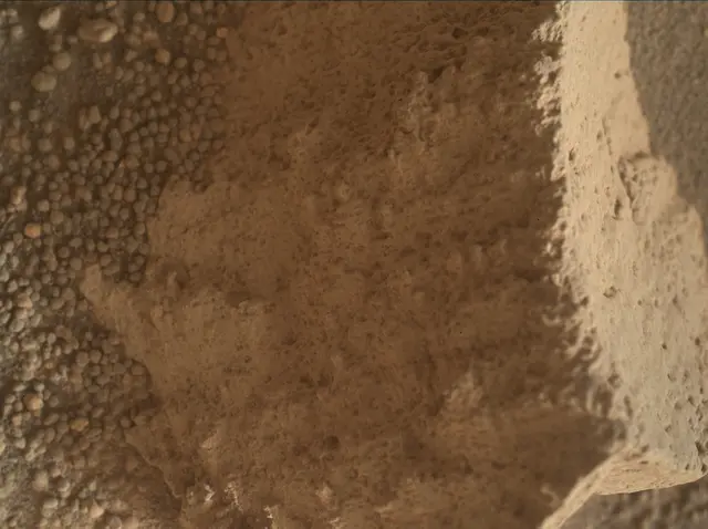 Sol 4199: Mars Hand Lens Imager (MAHLI)