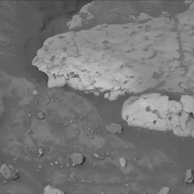 Sol 4200: Mast Camera (Mastcam)