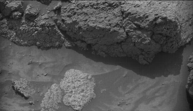 Sol 4202: Mast Camera (Mastcam)